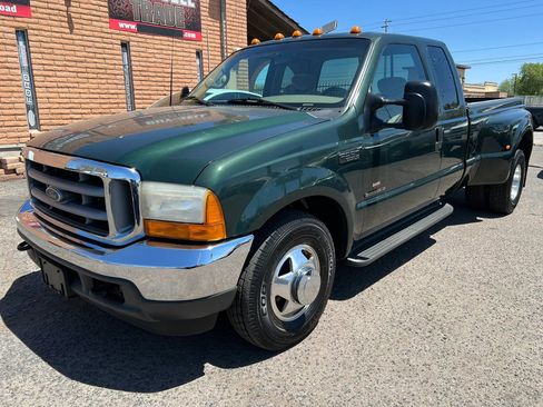 Used 2001 Ford F350 2WD SuperCab DRW Super Duty image 3