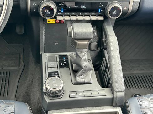 Used 2025 Toyota 4Runner Platinum AWD/4WD image 23