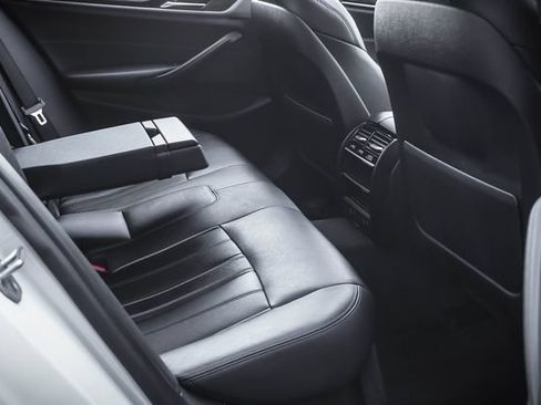 Used 2018 BMW 540i RWD image 23