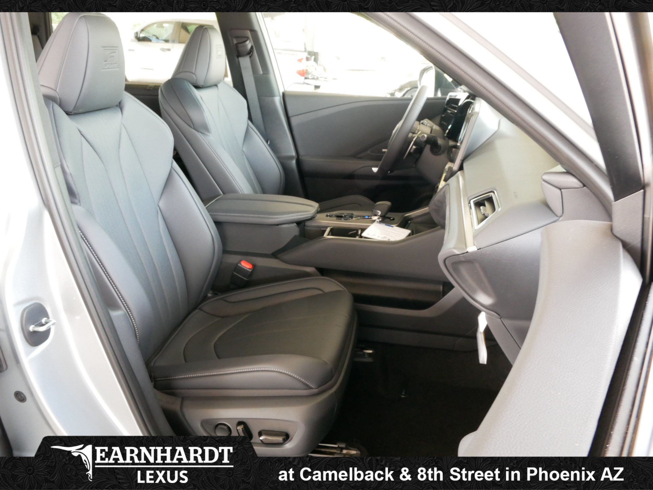 New 2026 Lexus TX 500h AWD image 4