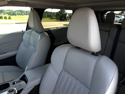 Used 2025 Mitsubishi Outlander SEL FWD image 12