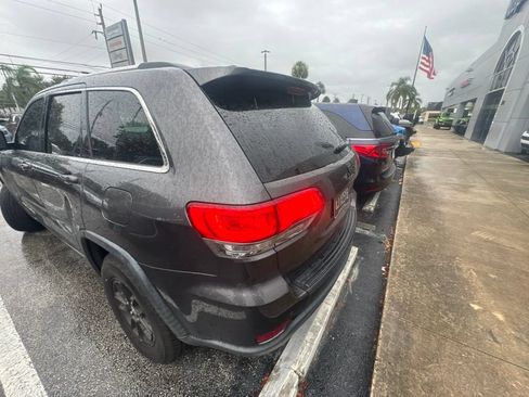Used 2018 Jeep Grand Cherokee Laredo RWD image 29