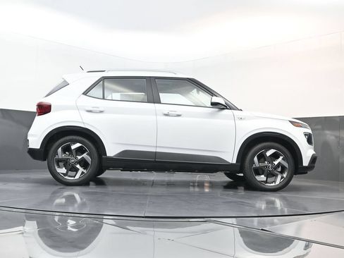 Certified 2026 Hyundai Venue SEL FWD image 23