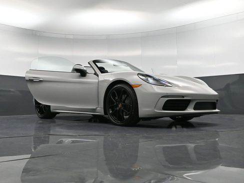 New 2025 Porsche 718 Boxster RWD image 38