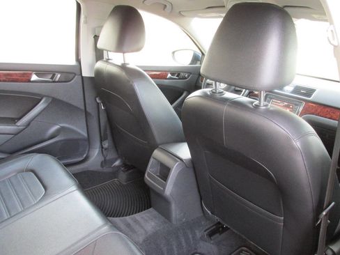 Used 2013 Volkswagen Passat 2.5 SE image 14