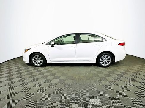 Certified 2025 Toyota Corolla LE image 5