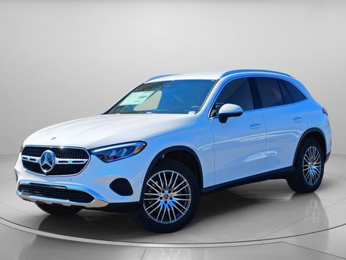 Certified 2026 Mercedes-Benz GLC 300 image 2