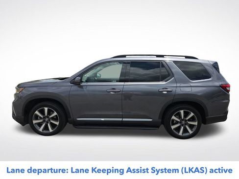 Used 2024 Honda Pilot Touring image 8