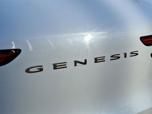 Used 2023 Genesis GV70 2.5T w/ Sport Prestige Package image 30