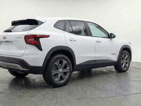 Used 2025 Chevrolet Blazer LT image 9