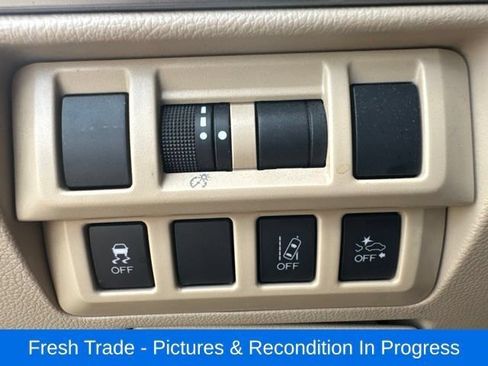 Used 2019 Subaru Outback 2.5i Premium AWD/4WD image 16
