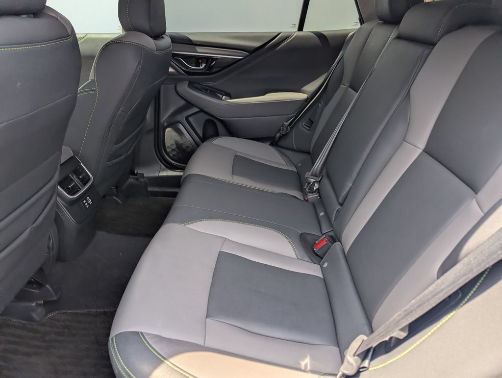 Used 2025 Subaru Outback Onyx Edition AWD/4WD image 36