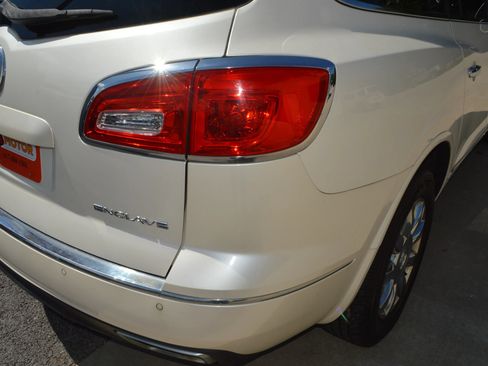 Used 2014 Buick Enclave Leather FWD image 9