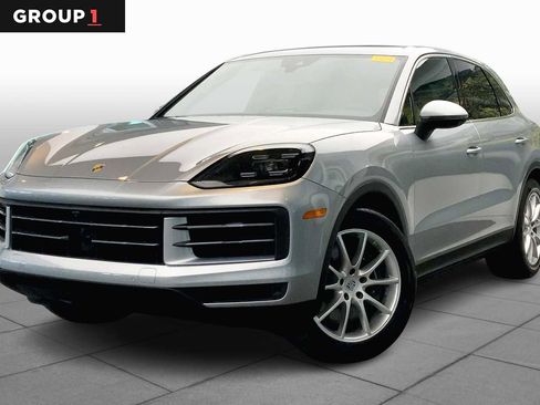 Used 2024 Porsche Cayenne image 1