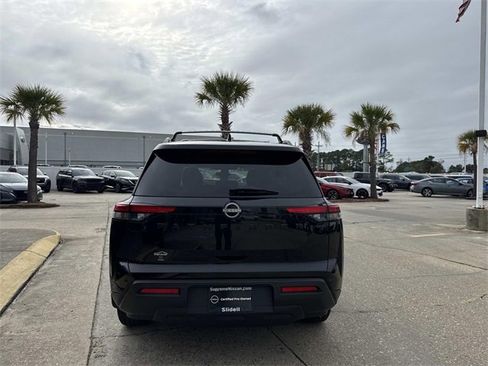 Certified 2025 Nissan Pathfinder SV w/ Black Appearance Package image 5