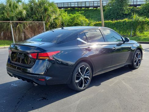 Used 2025 Nissan Altima 2.5 SR FWD image 3