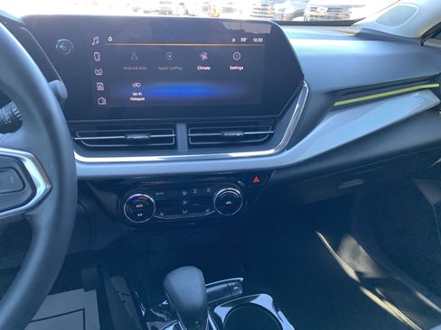 Used 2024 Chevrolet Trax LT w/ Driver Confidence Package image 21