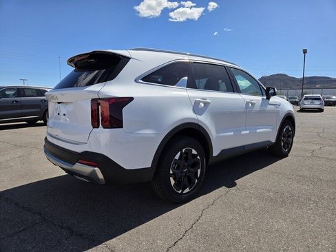 New 2026 Kia Sorento S FWD image 3