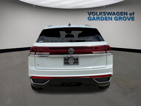 Used 2024 Volkswagen Atlas Cross Sport SE FWD image 6