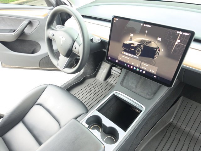 Used 2023 Tesla Model Y Long Range AWD/4WD image 21