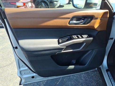 Certified 2023 Nissan Pathfinder Platinum AWD/4WD image 19