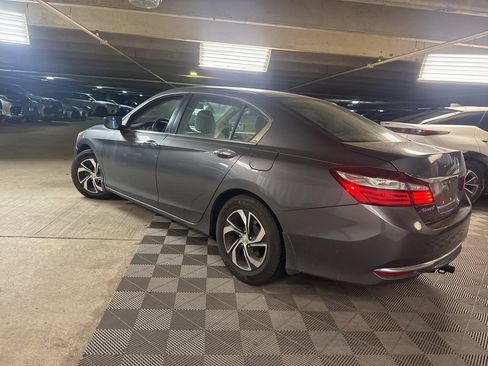 Used 2017 Honda Accord LX image 5