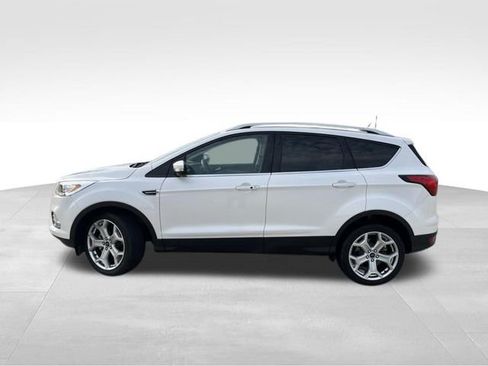Used 2019 Ford Escape Titanium image 4