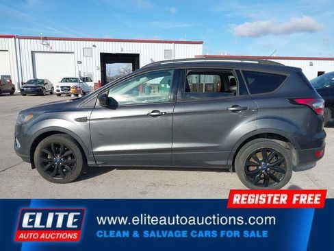 Used 2018 Ford Escape SE w/ SE Sport Appearance Package image 28