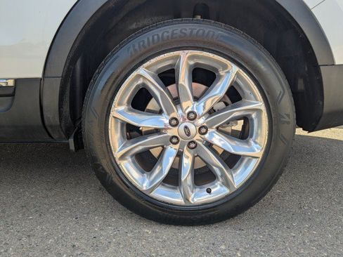 Used 2014 Ford Explorer Limited w/ Equipment Group 301A AWD/4WD image 27