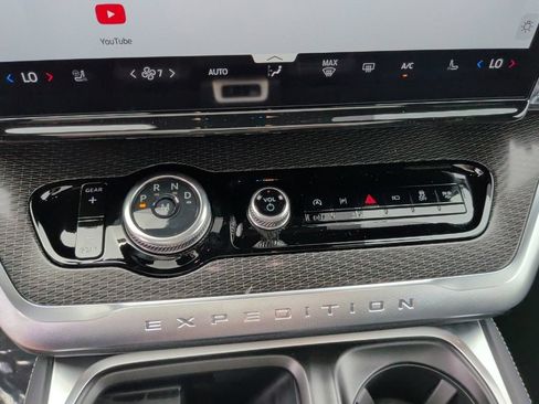 New 2027 Ford Expedition Max Platinum w/ Stealth Appearance Package RWD image 31