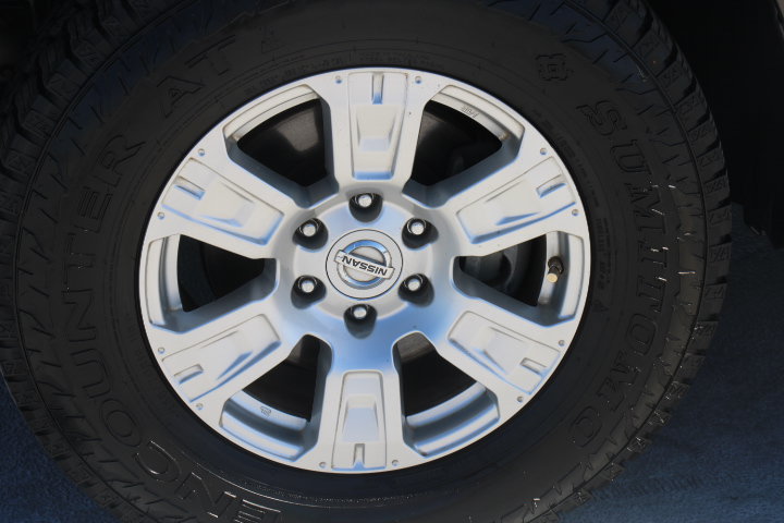 Used 2017 Nissan Titan SV RWD image 10