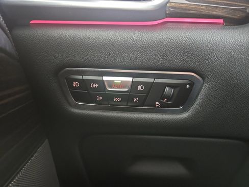 Used 2021 BMW X6 xDrive40i w/ Premium Package image 29