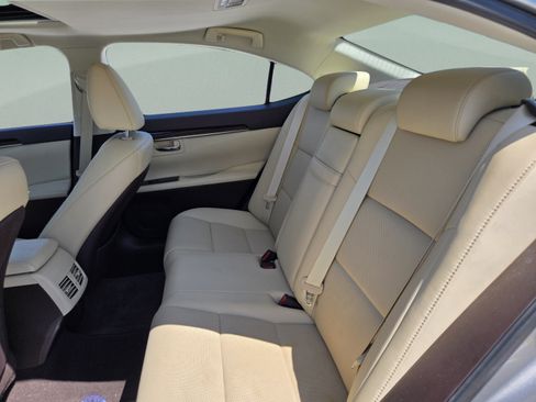 Used 2016 Lexus ES 350 w/ Premium Package w/Wood Trim FWD image 21
