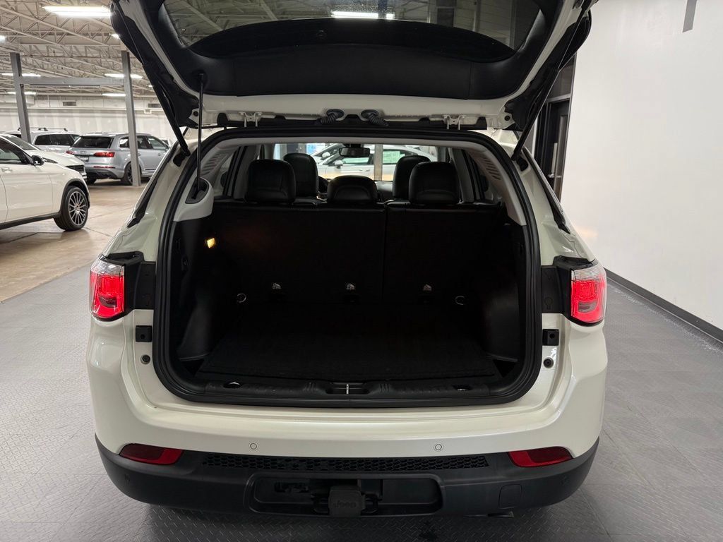 Used 2019 Jeep Compass Limited w/ Advanced Safety Group AWD/4WD image 15