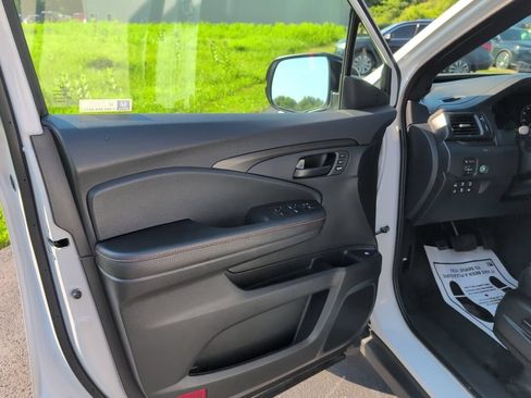 Used 2026 Honda Ridgeline TrailSport image 8