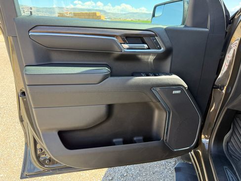 Used 2023 Chevrolet Silverado 1500 LT Trail Boss w/ Convenience Package II AWD/4WD image 16