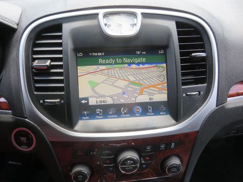 Used 2012 Chrysler 300 Limited RWD image 18