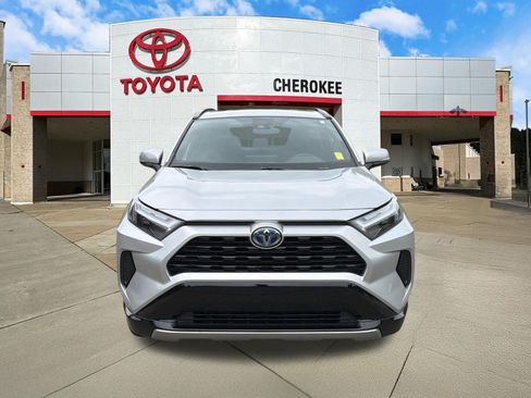 Used 2024 Toyota RAV4 SE AWD/4WD image 2