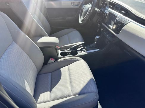 Used 2015 Toyota Corolla LE FWD image 9