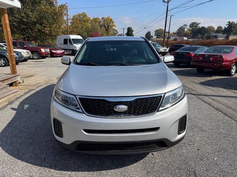 Used 2014 Kia Sorento LX image 6