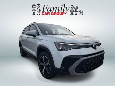New 2026 Volkswagen Taos SEL AWD/4WD image 2