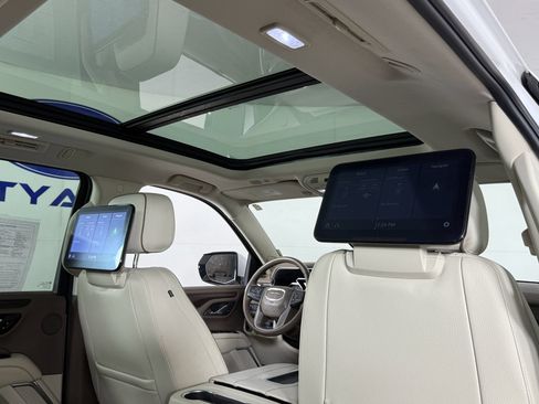 Used 2021 GMC Yukon XL Denali w/ Denali Ultimate Package image 16