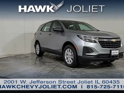 Used 2024 Chevrolet Equinox LS w/ Driver Confidence II Package image 2