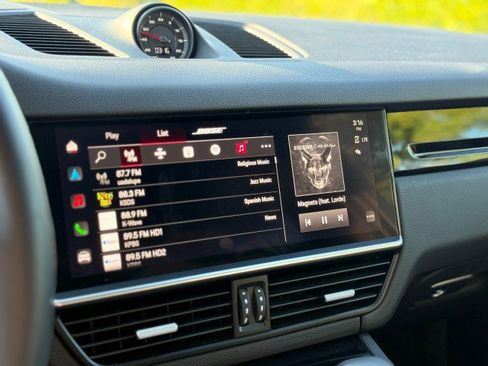 Used 2023 Porsche Cayenne image 21