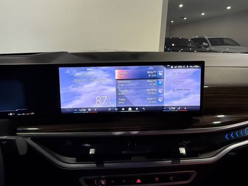 Used 2025 BMW X6 xDrive40i w/ Premium Package AWD/4WD image 35