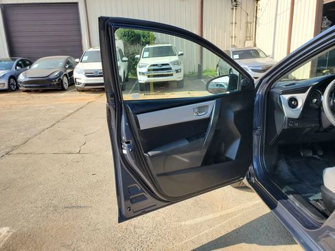 Used 2019 Toyota Corolla LE FWD image 23