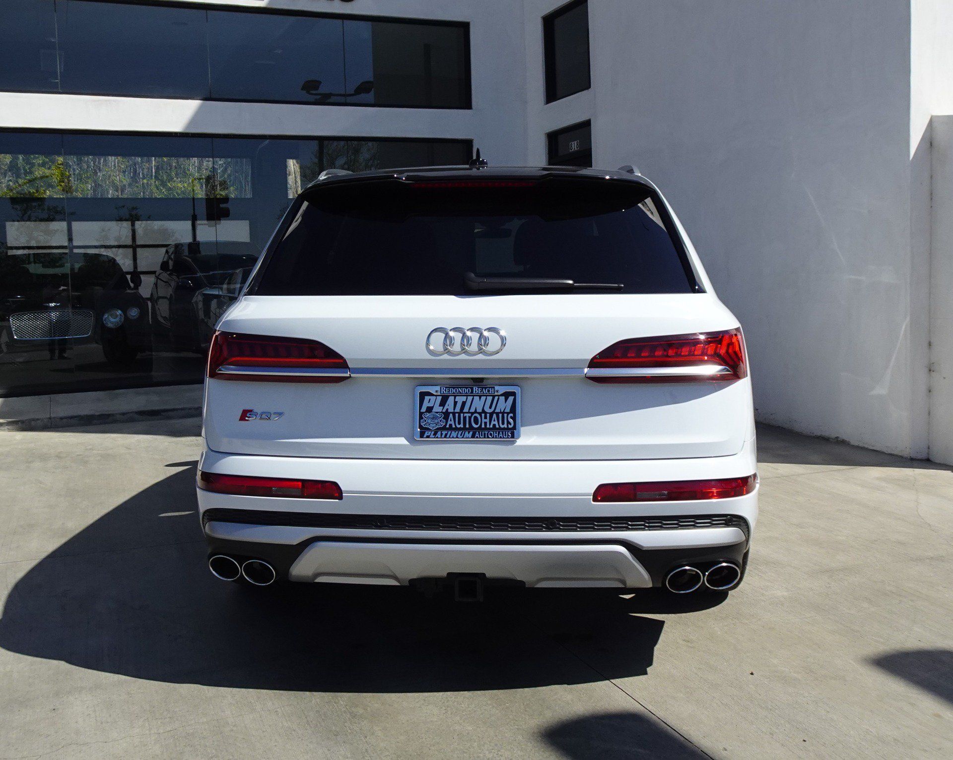 Used 2023 Audi SQ7 Premium Plus w/ Towing Package AWD/4WD image 4