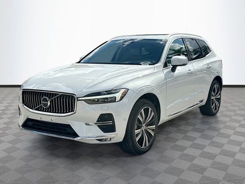 Used 2022 Volvo XC60 B5 Inscription w/ Advanced Package image 3