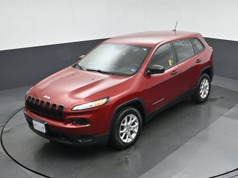 Used 2014 Jeep Cherokee Sport w/ Cold Weather Group AWD/4WD image 57