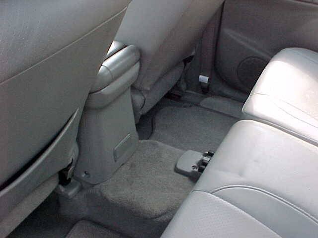 Used 2005 Suzuki XL7 4WD image 15